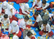 Makan Bergizi Gratis: Pemerintah Susun Strategi, Anak Sekolah Menanti