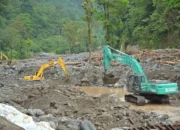 Alat Berat Percepat Pemulihan Pasca Bencana di Sumbar