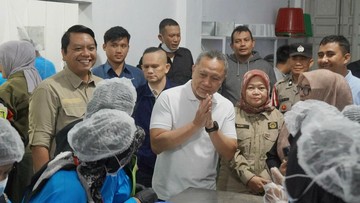 menko-zulhas-simak-‘curhat’-petani-dan-warga-terdampak-banjir-aceh