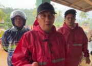 DPRD Evakuasi Warga Saat Banjir Landa Batu Busuk