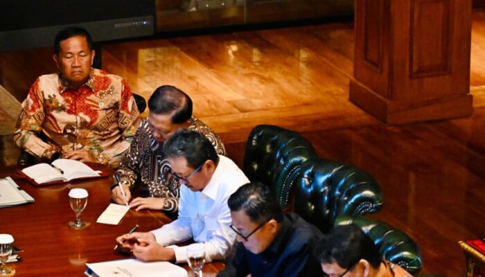 Prabowo Pimpin Rapat Kabinet, Bahas Bencana dan Liburan