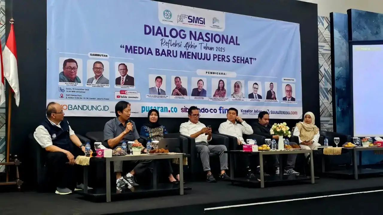 dialog-nasional-smsi,-refleksi-akhir-tahun-2025-soroti-kualitas-jurnalisme-dan-kebijakan-negara-memfasilitasi-media-baru