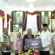 gubernur-mahyeldi-terima-bantuan-rp87,5-juta-dari-bgn-untuk-korban-bencana-di-sumbar