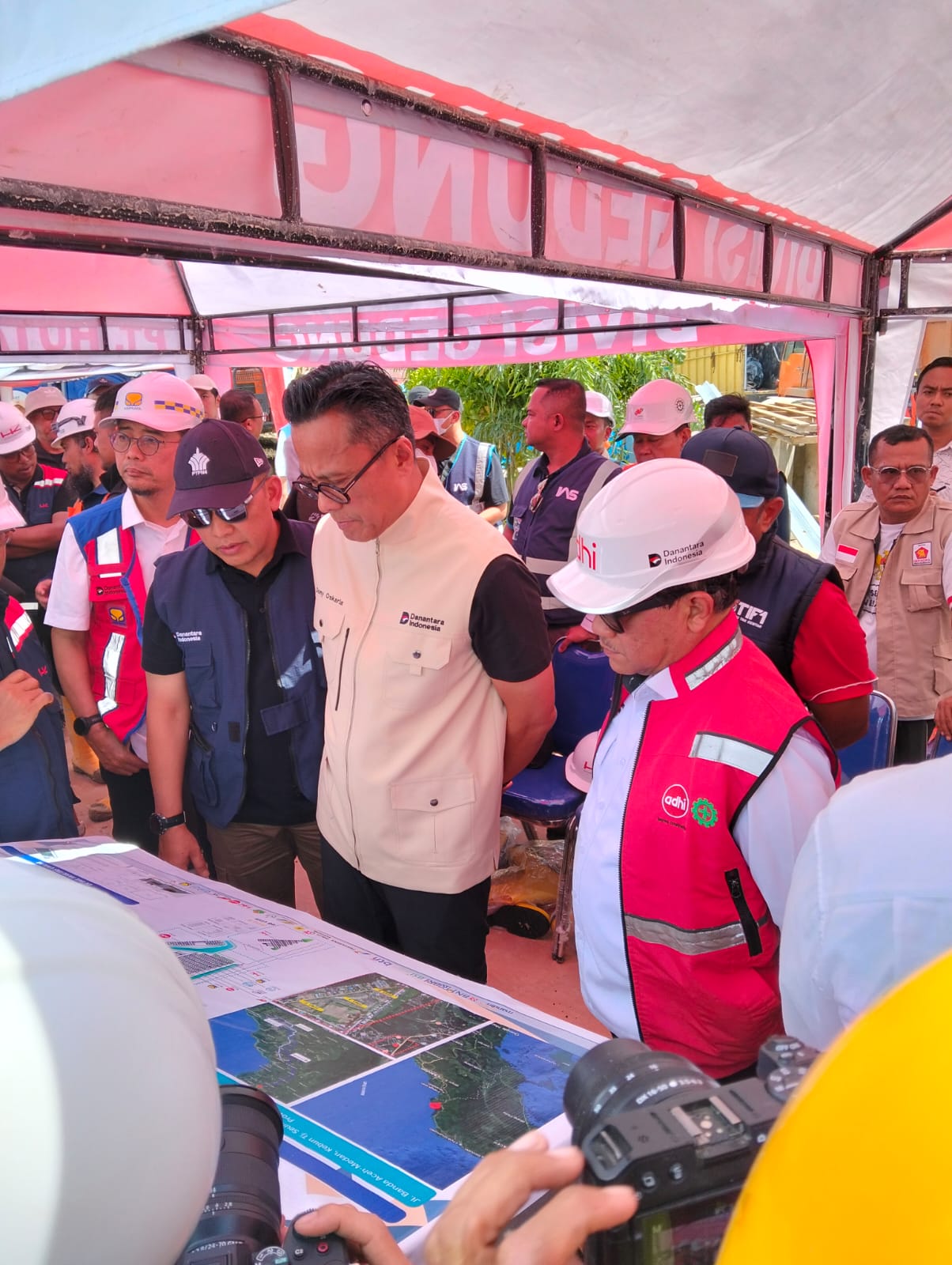 coo-danantara-dony-oskaria-pastikan-huntara-terbaik-di-aceh-tamiang