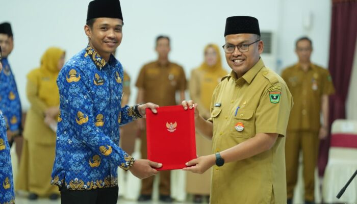 Sumbar Resmikan Ratusan PPPK Paruh Waktu, ASN Baru