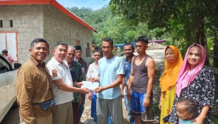 Jembatan Roboh, Warga Batangkapas Hadapi Krisis Air Bersih