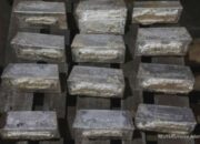 Perak Mengejar Emas: Harga Perak Reli, Peluang Investasi 2025?