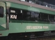 Libur Natal: Kereta Petani-Pedagang Jadi Andalan Transportasi