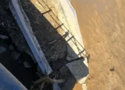 Bencana hidrometeorologi di Padang mengakibatkan sawah terancam kekeringan. Pasalnya, saluran irigasi rusak akibat diterjang banjir.