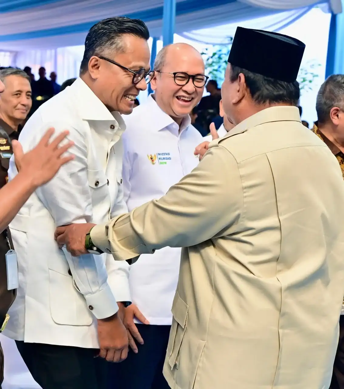 diaspora-silahkan-bantu-bencana-sumatera,-presiden-prabowo:-pak-dony-kan-juga-minang?