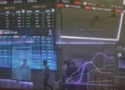 Bursa Ancam Delisting Tiga BUMN, Saham Terus Disuspensi