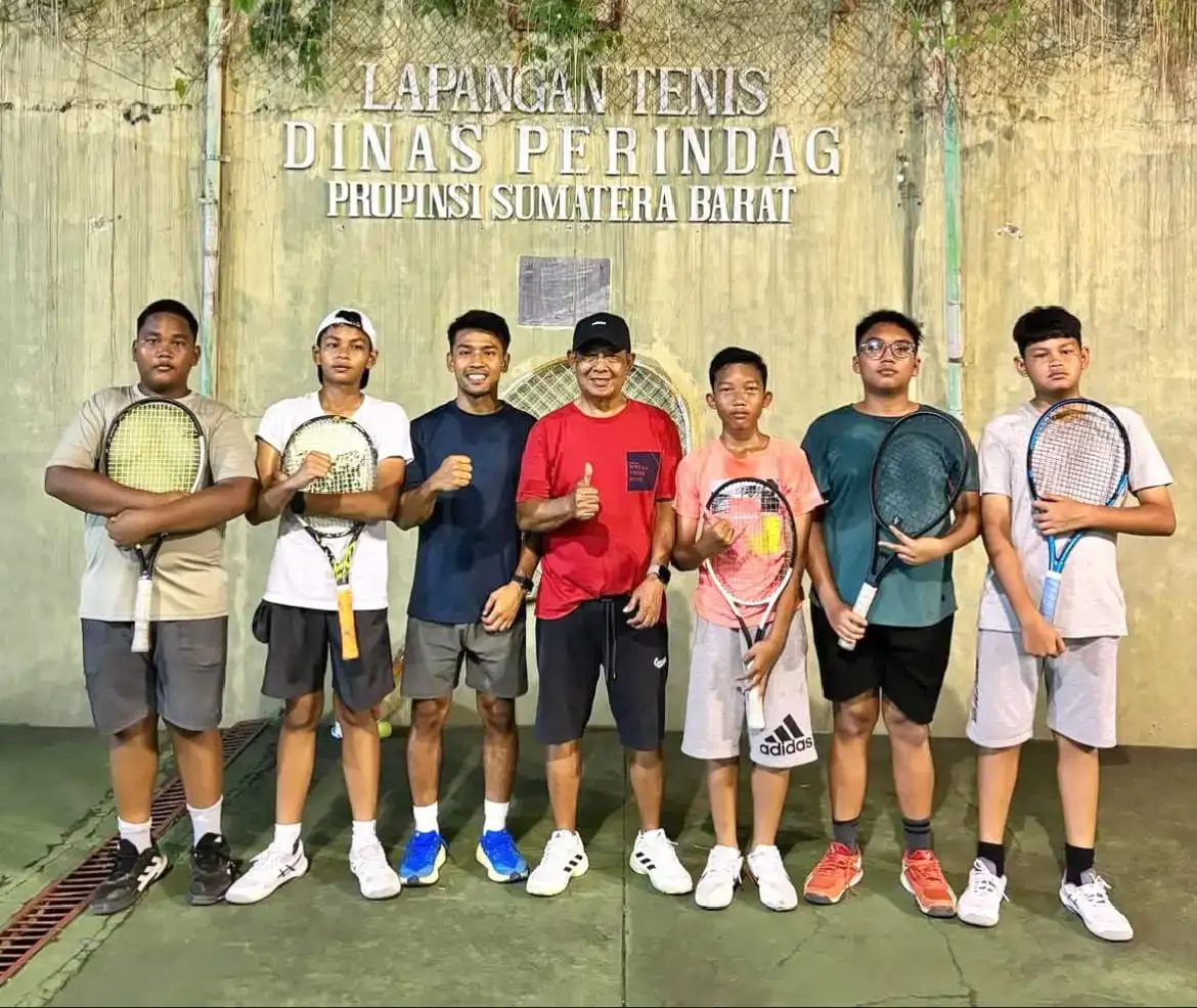 puluhan-atlet-tenis-resah,-sewa-lapangan-tenis-disperindag-sumbar-naik-4-kali-lipat