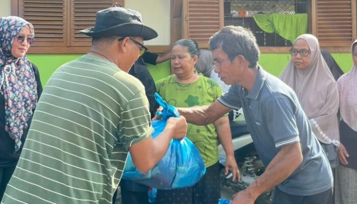 FIK UNP Salurkan Bantuan, Ringankan Korban Galodo Maninjau