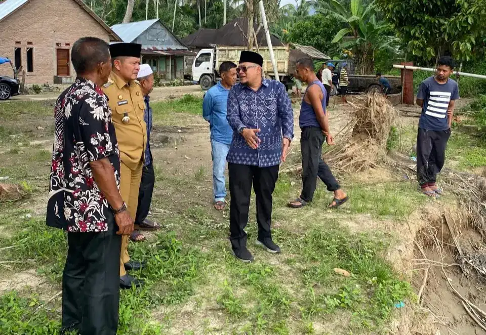 bupati-welly-suhery-targetkan-normalisasi-sungai-dan-perbaikan-jalan-sebagai-prioritas-pascabencana