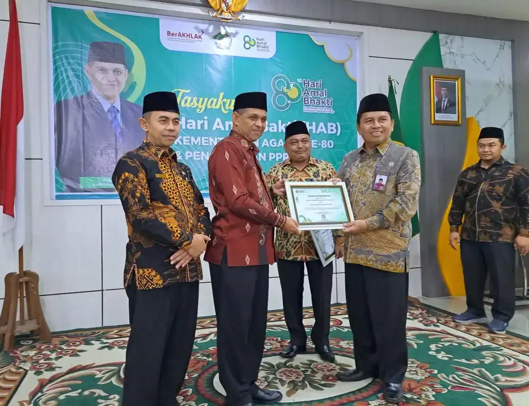 kemenag-kota-padang-raih-penghargaan-media-sosial-teraktif-se-sumbar