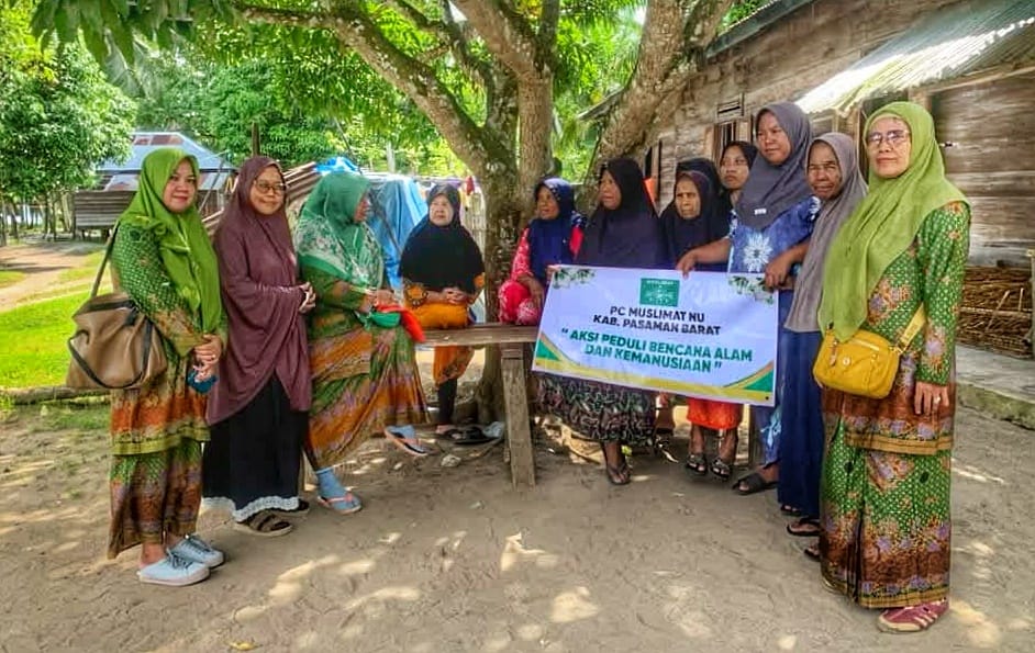 bantuan-korban-banjir,-solidaritas-ibu-ibu-muslimat-nu-sentuh-pasaman-barat