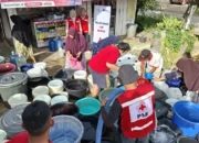 Krisis Air Padang: PMI Tingkatkan Distribusi, Warga Berjuang