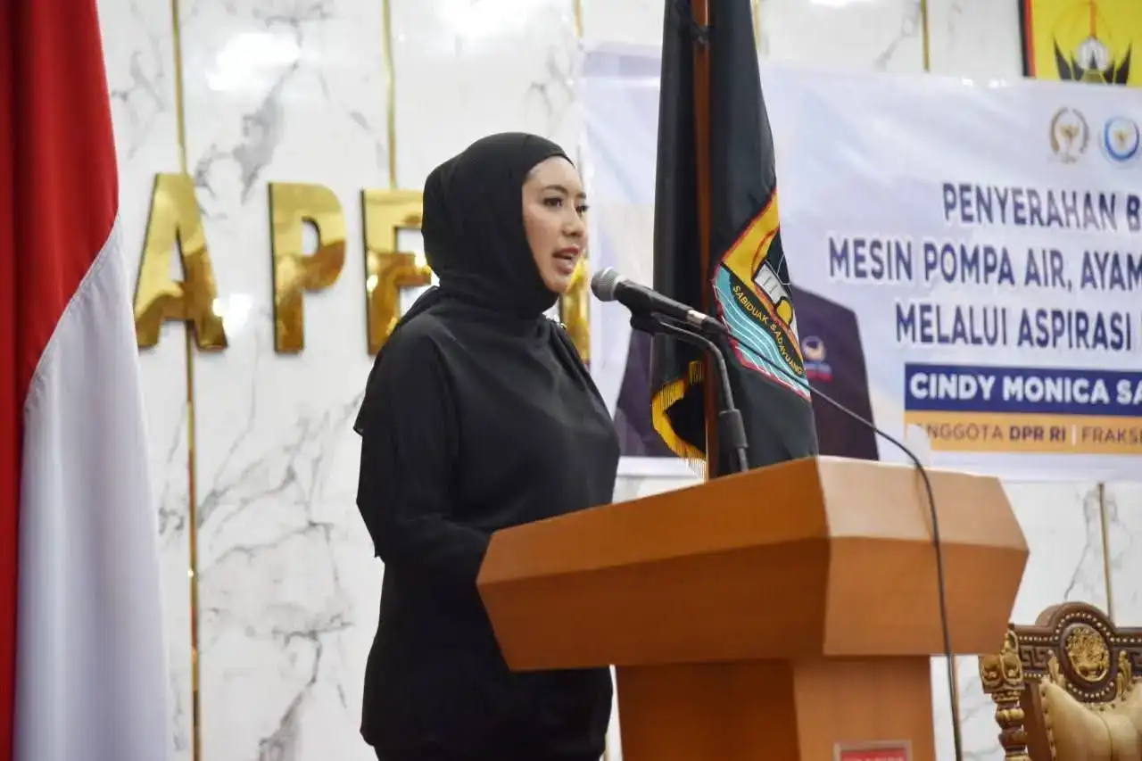 cindy-monica-tegaskan-komitmen-dpr-ri,-bantuan-aspirasi-mengalir-ke-masyarakat-kota-pariaman