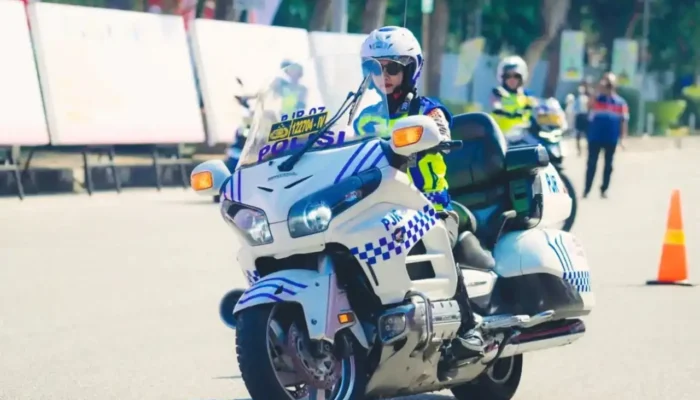 Polwan Riau Menginspirasi, Mengabdi, Berdayakan, Taklukkan Moge