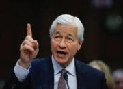 peringatkan-keras-jamie-dimon-soal-rencana-trump-batasi-bunga-kartu-kredit:-bencana-ekonomi