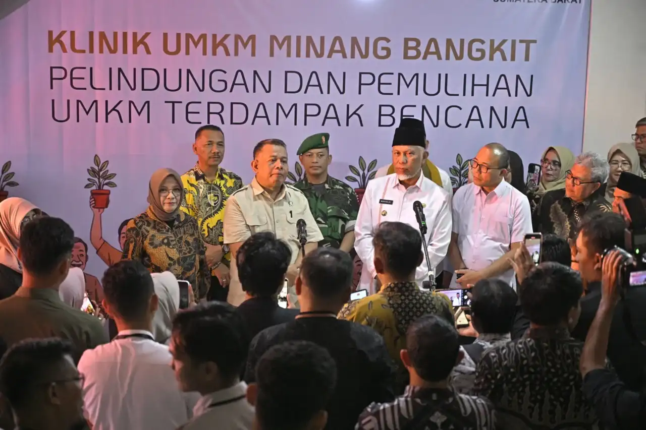 pemerintah-resmikan-klinik-umkm-minang-bangkit-untuk-percepat-pemulihan-ekonomi-pascabencana-di-sumbar