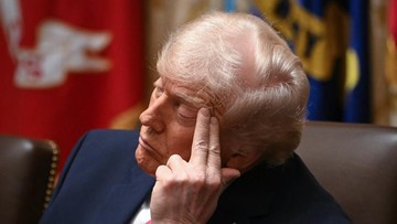 trump-ancam-tarif-100%-ke-kanada-jika-berdagang-dengan-china