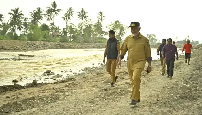 Gubernur Sumatera Barat Benahi Sungai, Atasi Krisis Air