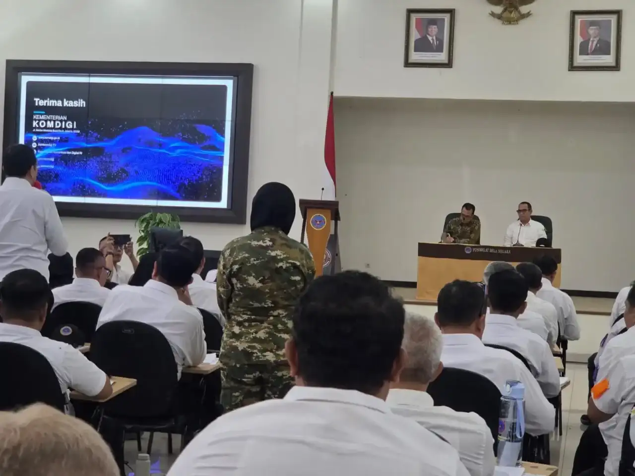 marak-konten-gerus-cinta-tanah-air,-komdigi-mesti-punya-‘penangkal-petir’