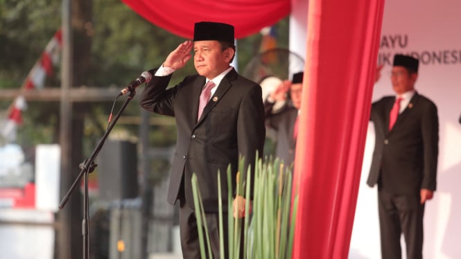 profil-mirza-adityaswara,-wakil-ketua-ojk-yang-ikut-mengundurkan-diri