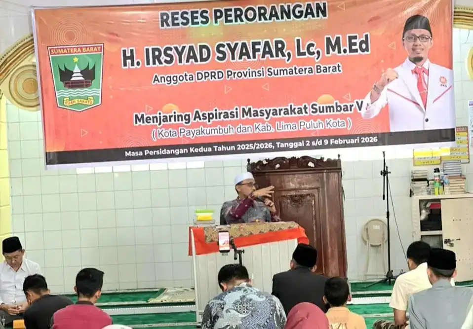 irsyad-safar-gelar-reses-perorangan-di-masjid-darussalam,-warga-padang-tiakar-hilir-antusias-sampaikan-aspirasi