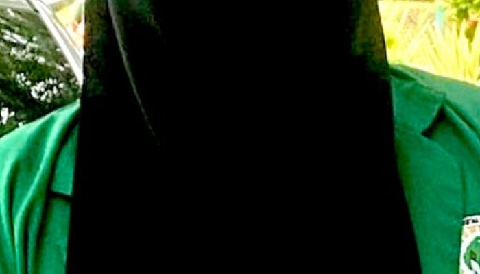 Wisuda Sentuh Luka: Kampus Reproduksi Trauma Lewat Nama Ayah