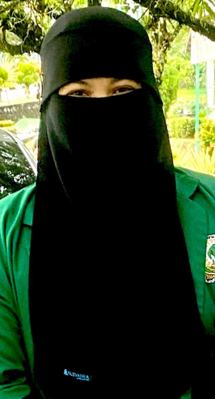 bahasa-tidak-pernah-netral:-kritik-atas-tradisi-“anak-dari-bapak”-di-wisuda