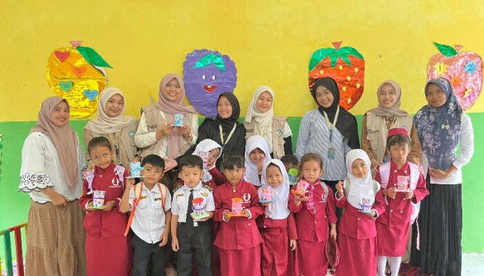 Mahasiswa Unand Tanamkan Budaya Menabung Ceria di Solsel