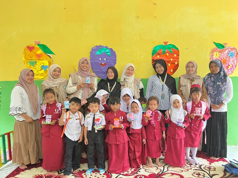 tanamkan-kebiasaan-menabung-sejak-dini-di-tk-cahaya-hati-nagari-sungai-kunyit