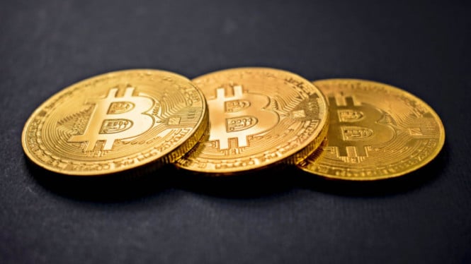 bitcoin-anjlok-50-persen,-masih-layak-serok-atau-saatnya-jual?-ini-jawaban-pakar