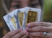 Harga Emas Antam Terbang, Pembeli dan Penjual Untung