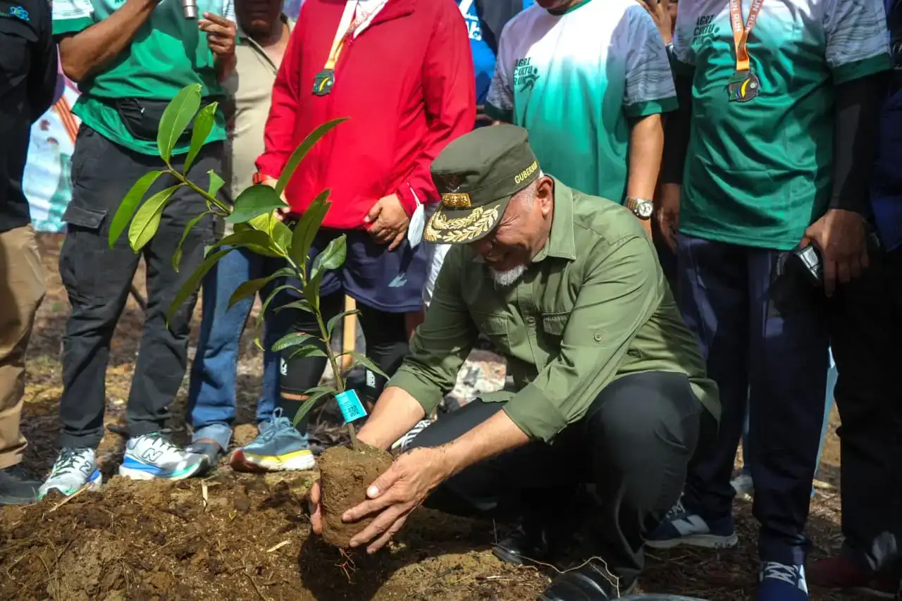 gubernur-mahyeldi-apresiasi-deklarasi-bukit-karumuntiang,-dorong-kolaborasi-pelestarian-lingkungan