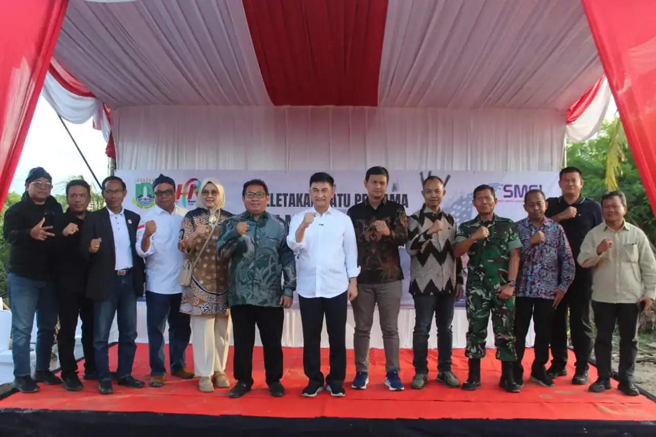 sejarah-terukir-di-tanah-jawara:-wagub-dimyati-dan-ketum-firdaus-letakkan-batu-pertama-museum-media-siber-di-karundang-serang