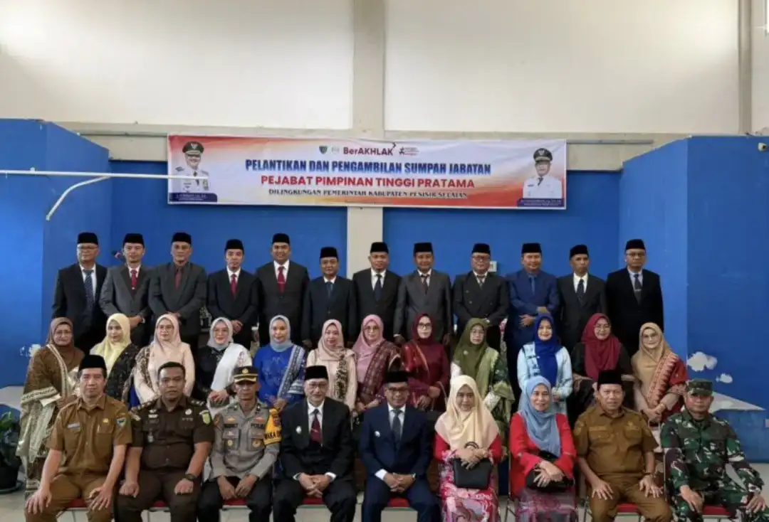 lantik-13-pejabat-eselon-ii,-bupati-pessel-hendrajoni-tegaskan-kinerja-dan-inovasi-jadi-prioritas