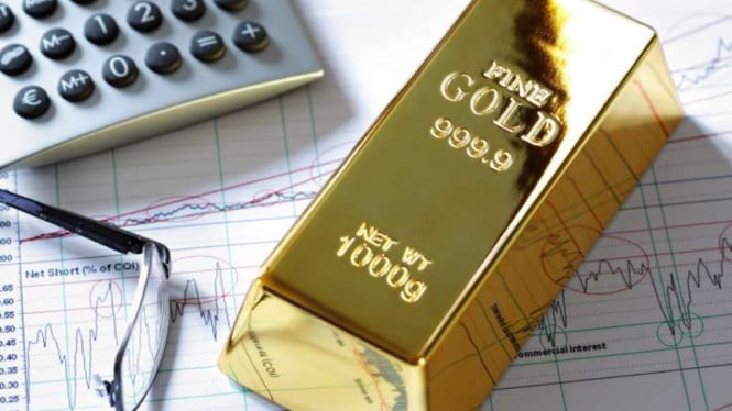 harga-emas-dunia-turun-11-persen-dari-rekor,-investor-ramai-ambil-untung-usai-reli-panjang