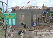 Satgas TMMD dan Warga Gotong Royong Rehab Rumah Irdawati