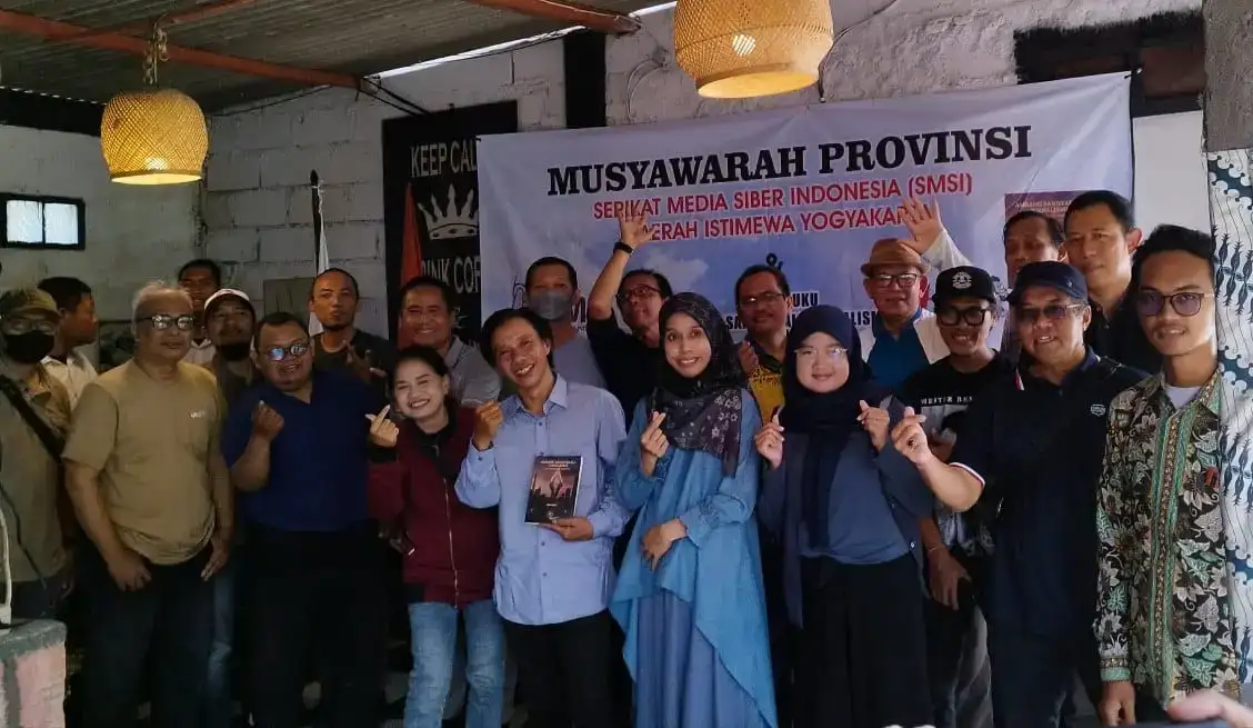 jafarudin-resmi-pimpin-smsi-diy-masa-bakti-2026–2030,-buku-ambang-sandyakala-jurnalisme-dibedah