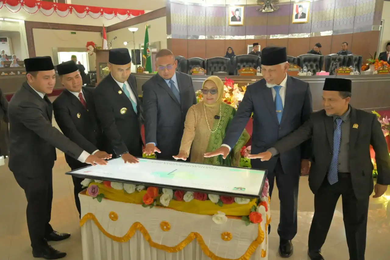 gubernur-mahyeldi-berharap-sijunjung-semakin-maju-dan-sejahtera-diusia-ke-77