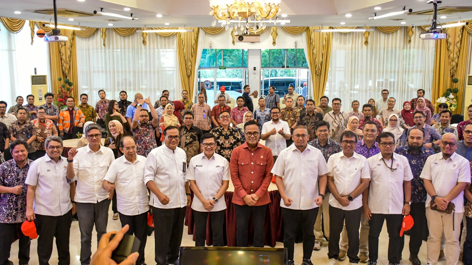 coo-danantara-dony-oskaria-bangga-pt-semen-padang-berkontribusi-pada-sumbar