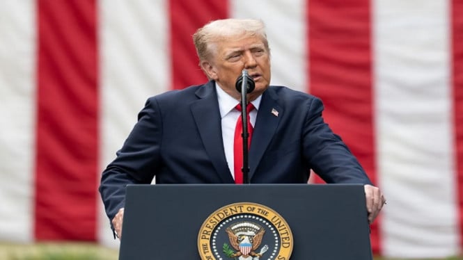 donald-trump-tertarik-memburu-alien