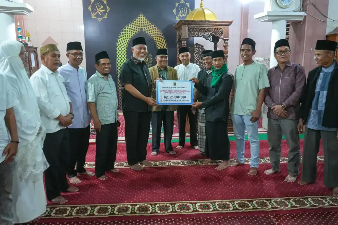 gubernur-mahyeldi-buka-puasa-bersama-warga-terdampak-bencana-di-paninggahan