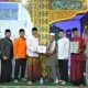 gubernur-sumbar-iktikaf-dan-serahkan-bantuan-di-masjid-bersejarah-balai-gadang-mungo