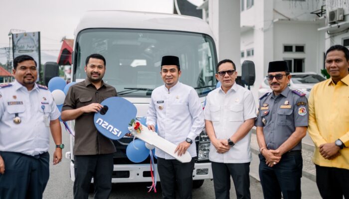 Solok Terima Bus Sekolah, Bahas Infrastruktur dan Sampah