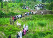wagub-vasko-bantu-rp25-juta-untuk-bedah-rumah-keluarga-hendri-di-solok-selatan