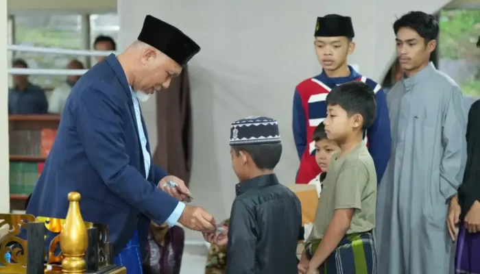 Gubernur Sumbar Tutup Safari Ramadan, Serukan Persatuan Umat